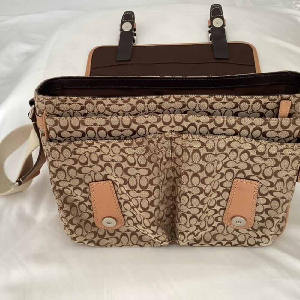 Coach Signature Messenger Bag - Picture 3 of 6
